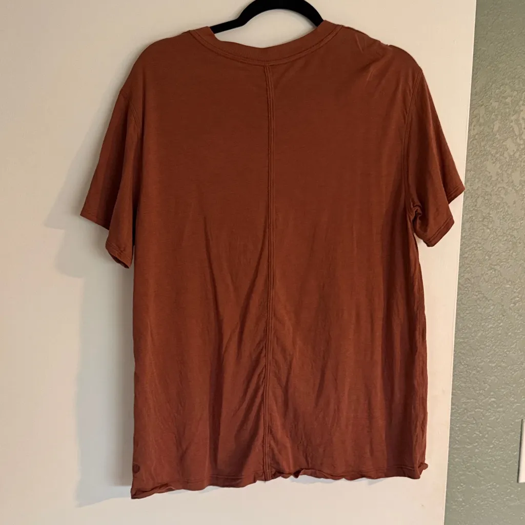 NWT lululemon all yours tee size 6 ancient copper - Image 4