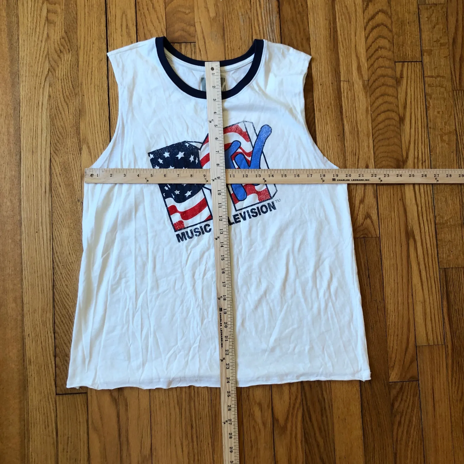 MTV NWOT Women's American Flag Retro Style Tank Top Size XXL White - Image 5