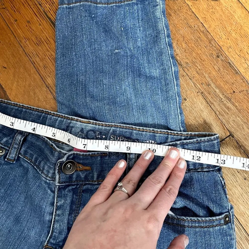 Place denim jeans medium wash low rise style comfortable casual summer size 26 Blue - Image 4