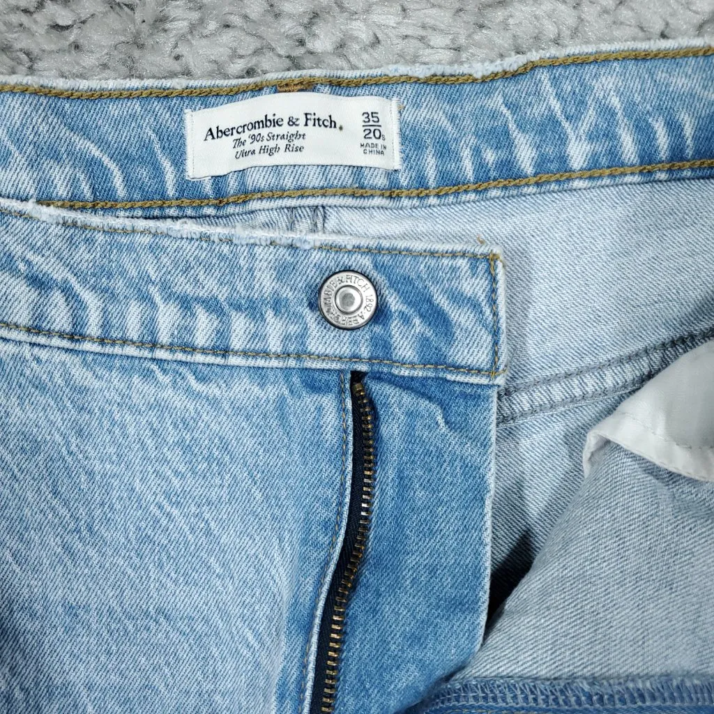 Abercrombie 20 Short 90s Straight Ultra High Rise Jeans Light Wash Blue Size 35 - Image 4