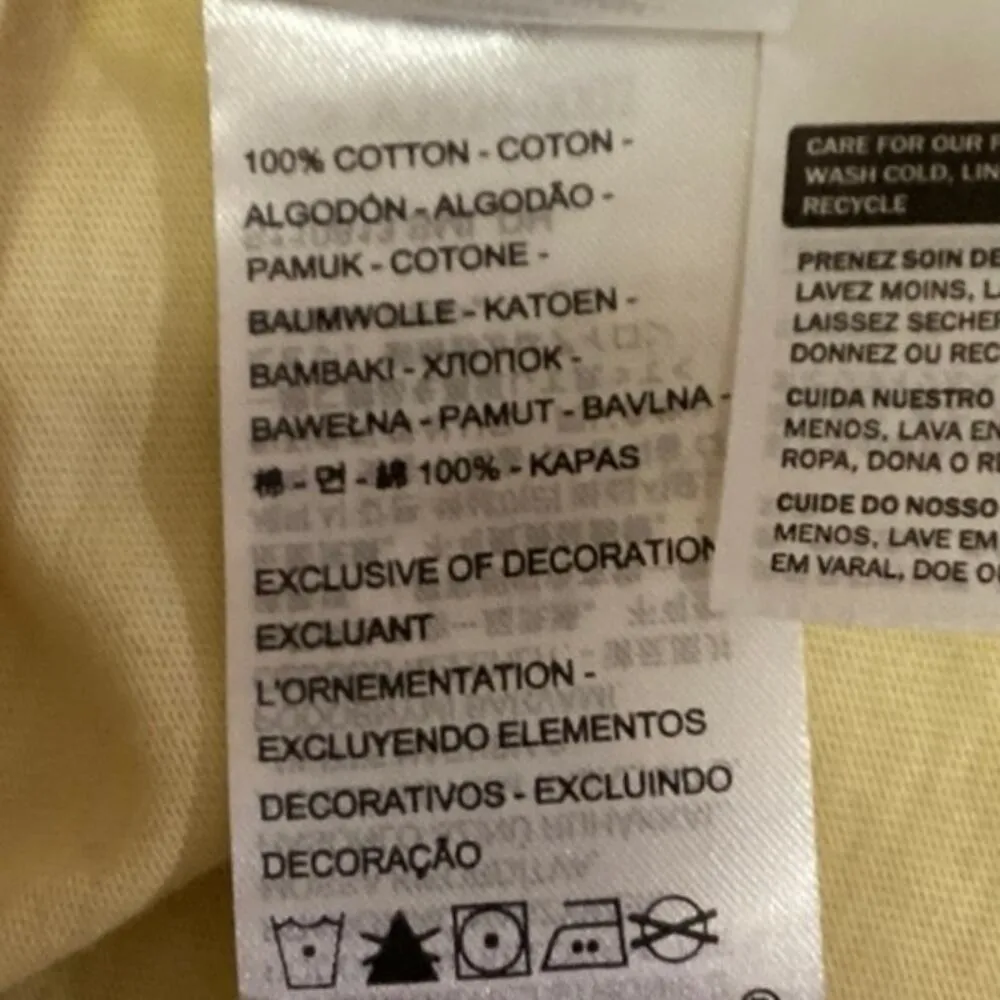 Levi's Yellow Crew Neck Short Sleeve Crop Boxy Graphic Football T-shirt Size XS - Image 4