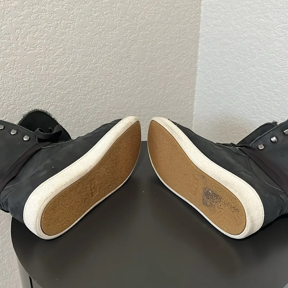 UGG (NWOT) Starlyn Leather and Sherling, Black, Size 6 - Image 11