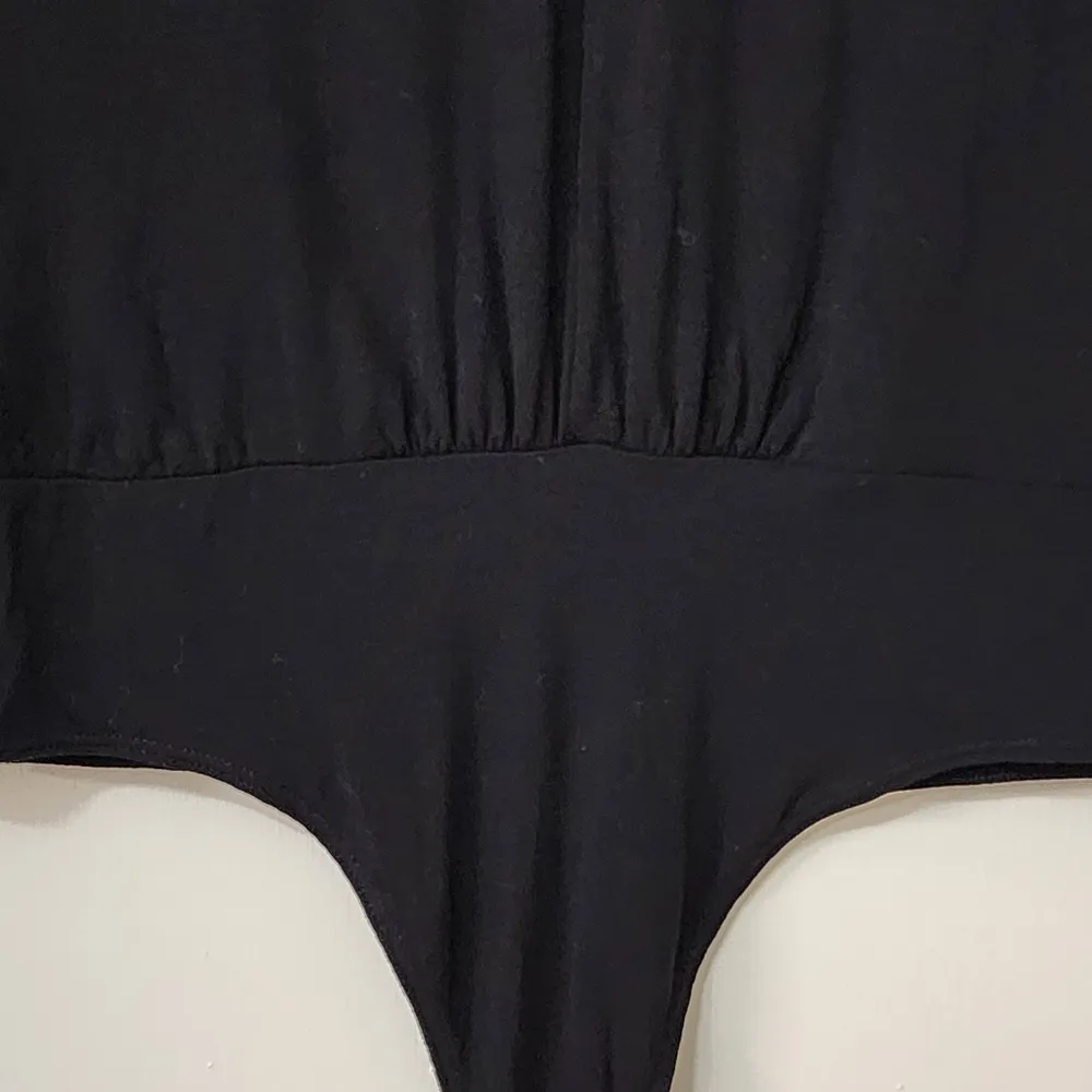 Black Sleeveless Bodysuit. V-neck.  NWTS Women’s Sz L. - Image 3