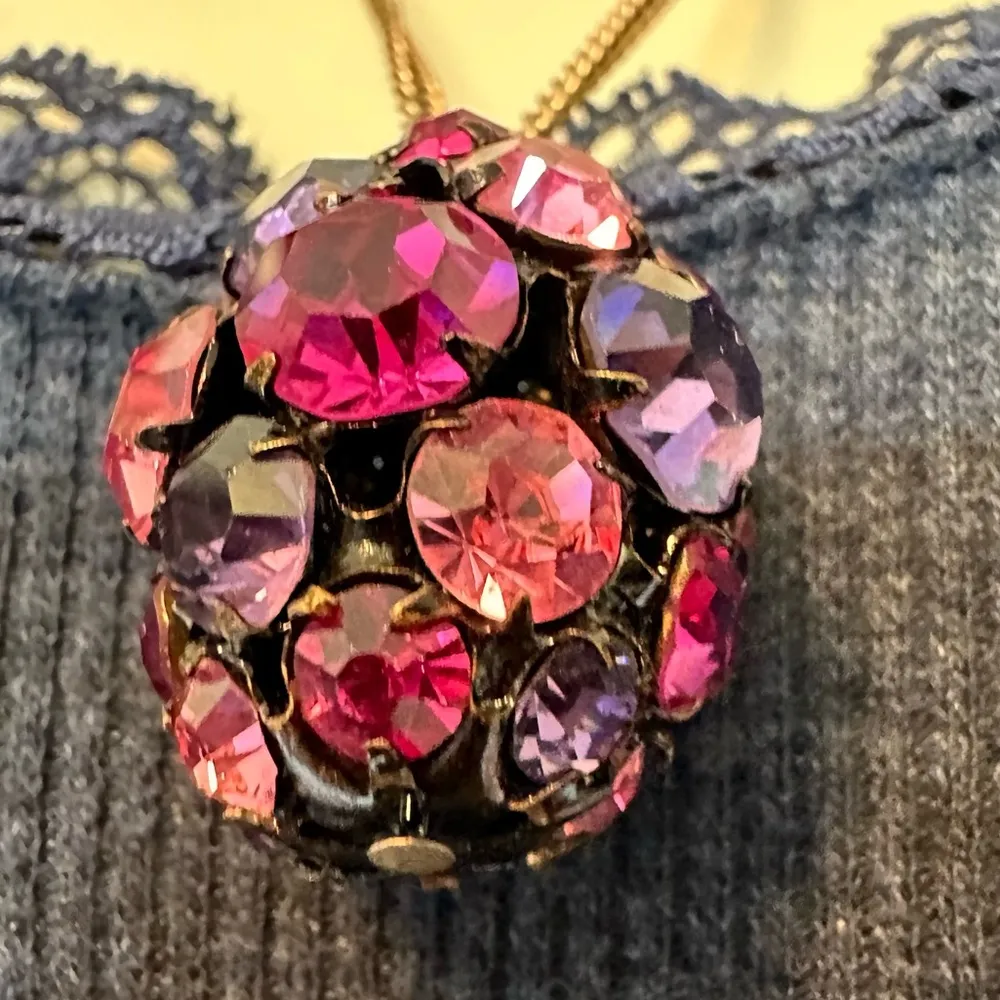 Vintage 24" Caged EGG Shape PENDANT NECKLACE Purple Pink PARTY Flapper Like - Image 4