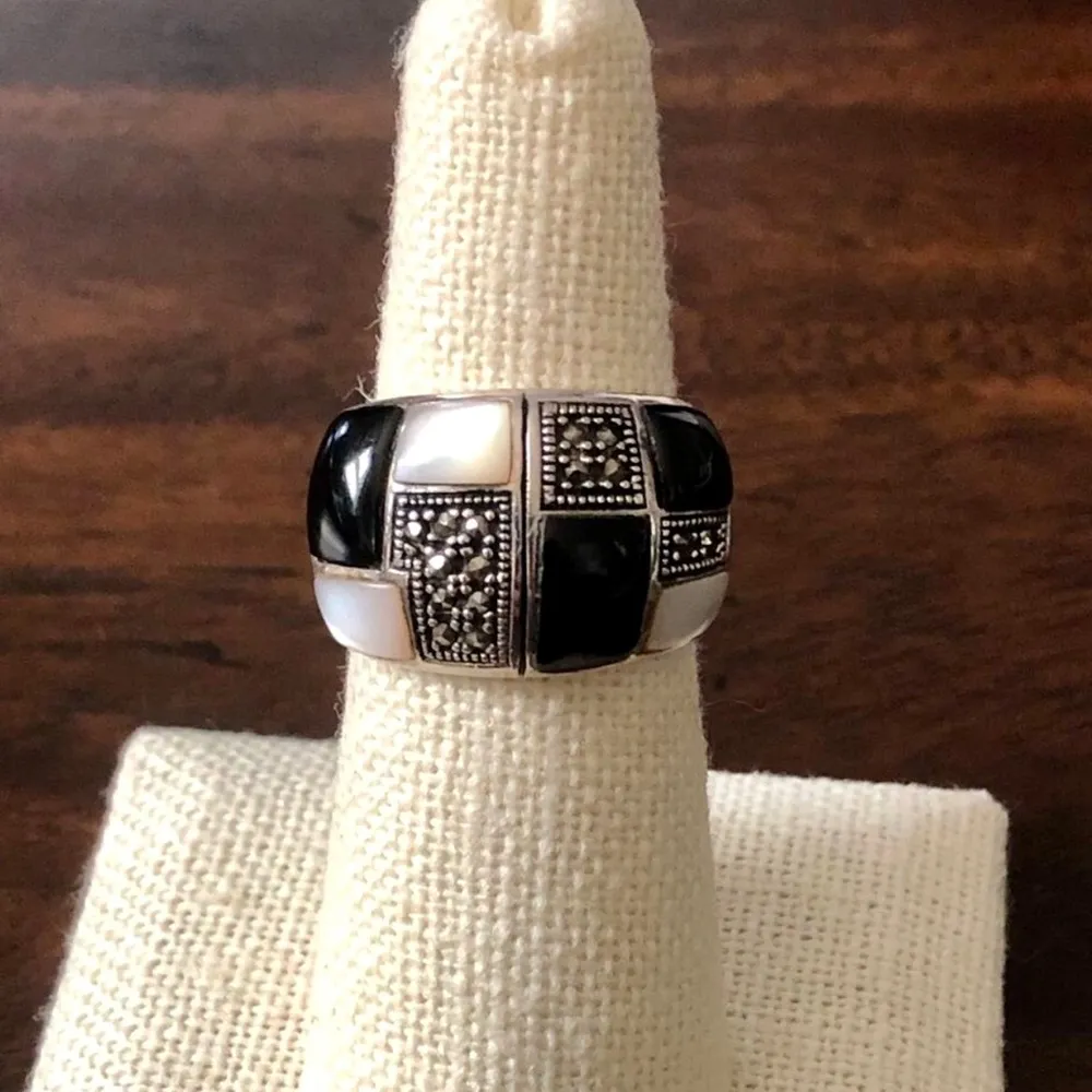 VTG Mother of Pearl Onyx Inlay Marcasite Sterling Silver 925 Mosaic Ring Sz 8 - Image 5