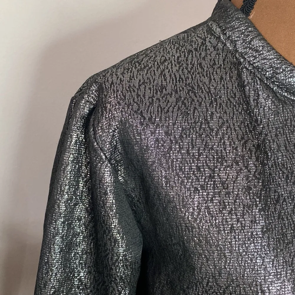 Rosie Huntington-Whiteley x Paige Kimi metallic oversized brocade puffer jacket - Image 9