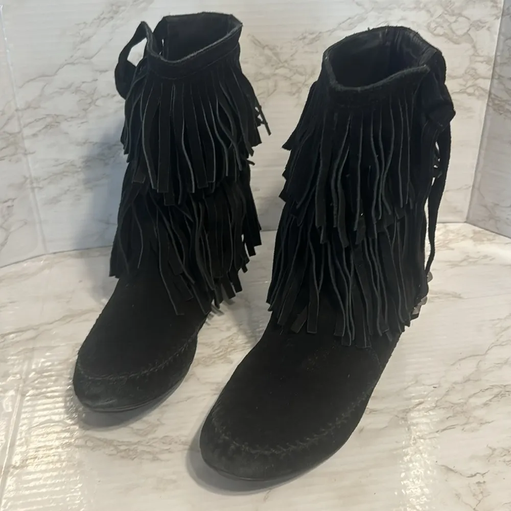 Juicy Couture Tara Moccasin Fringe Boots in black size 9.5 - Image 3