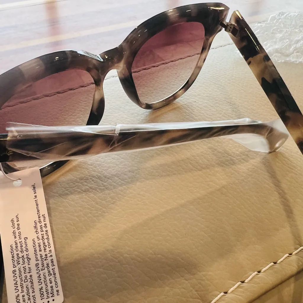 LELE SADOUGHI TORTOISE SUNGLASSES - Image 8