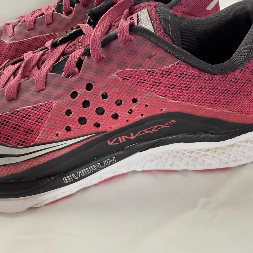Saucony Kinvara 8 Women’s Running Shoes Size9 Pink Black EVERUN Cushion Trainers - Image 4