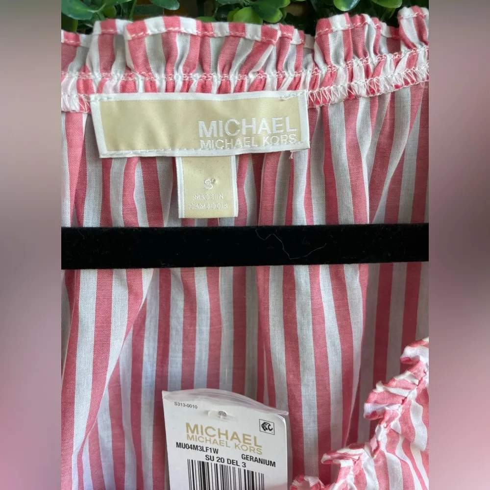 NWT -  Sleeveless Button Up Blouse - Image 7