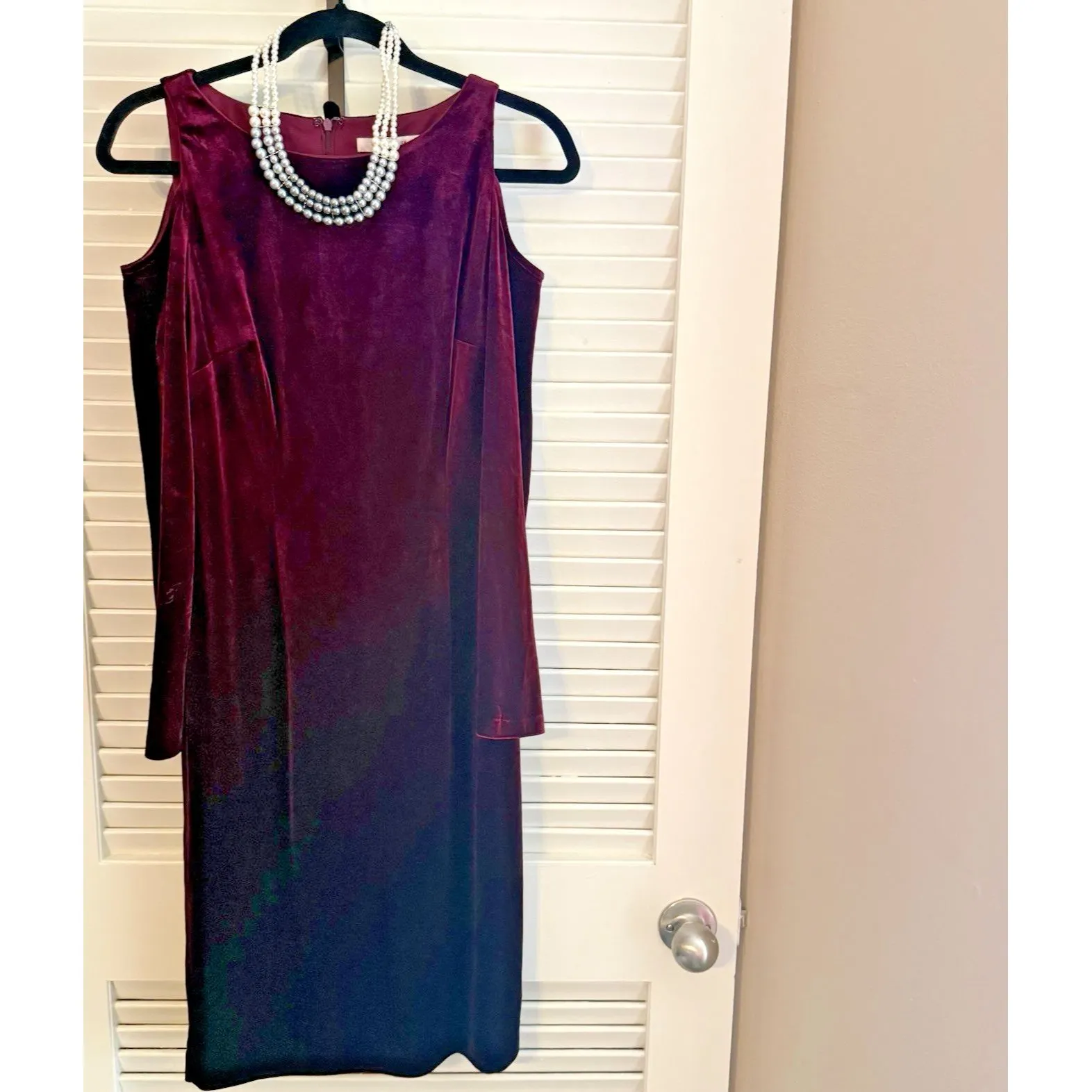 White House Black Market Long Velvet Dress Burgundy Holiday Gown Cold Shoulder S - Image 13
