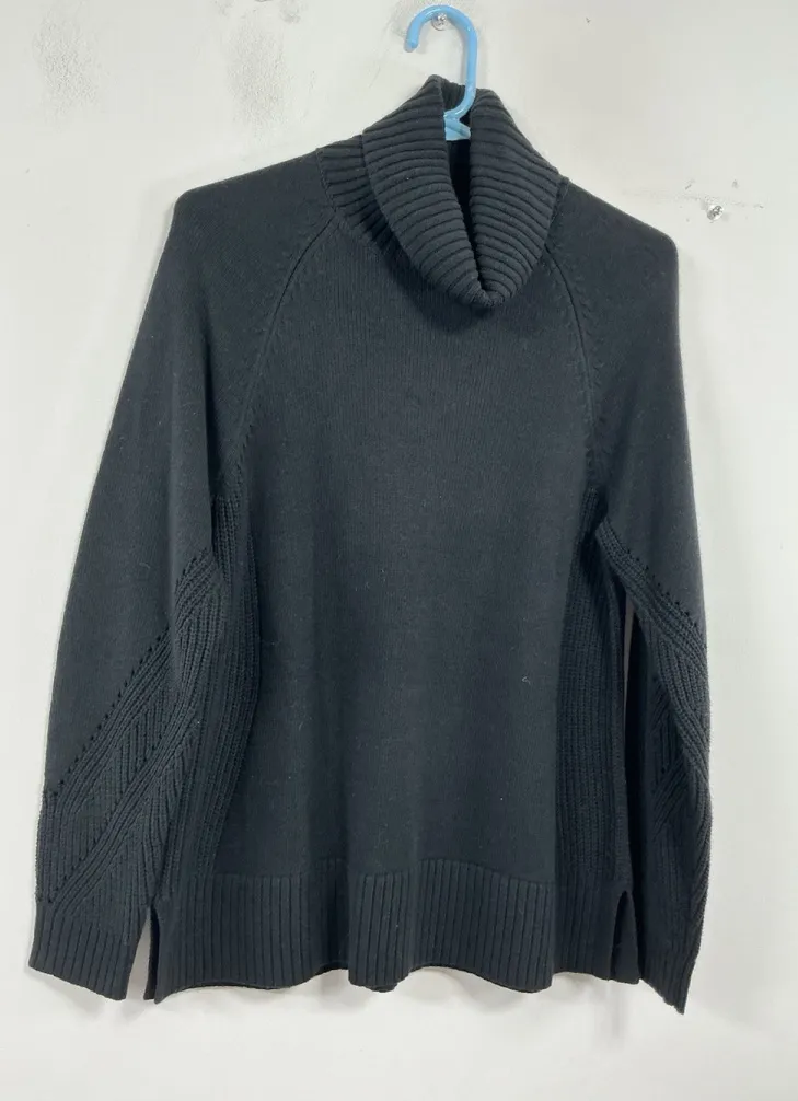 Womans Isaac Mizrahi Long Sleeve Pullover Sweater Small Black Turtle Neck - Image 1