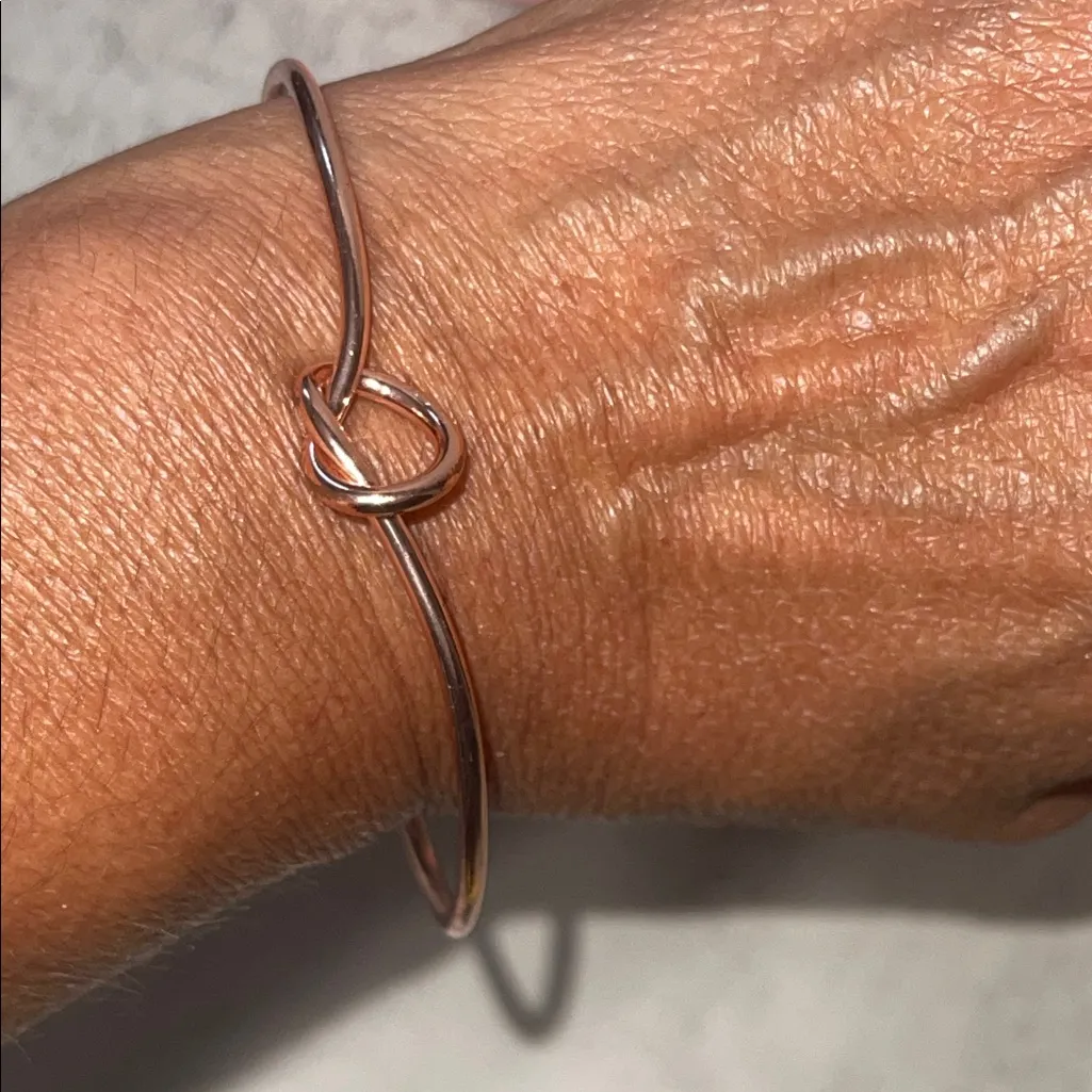 Elegant Rose Gold Knot Bracelet - Image 4