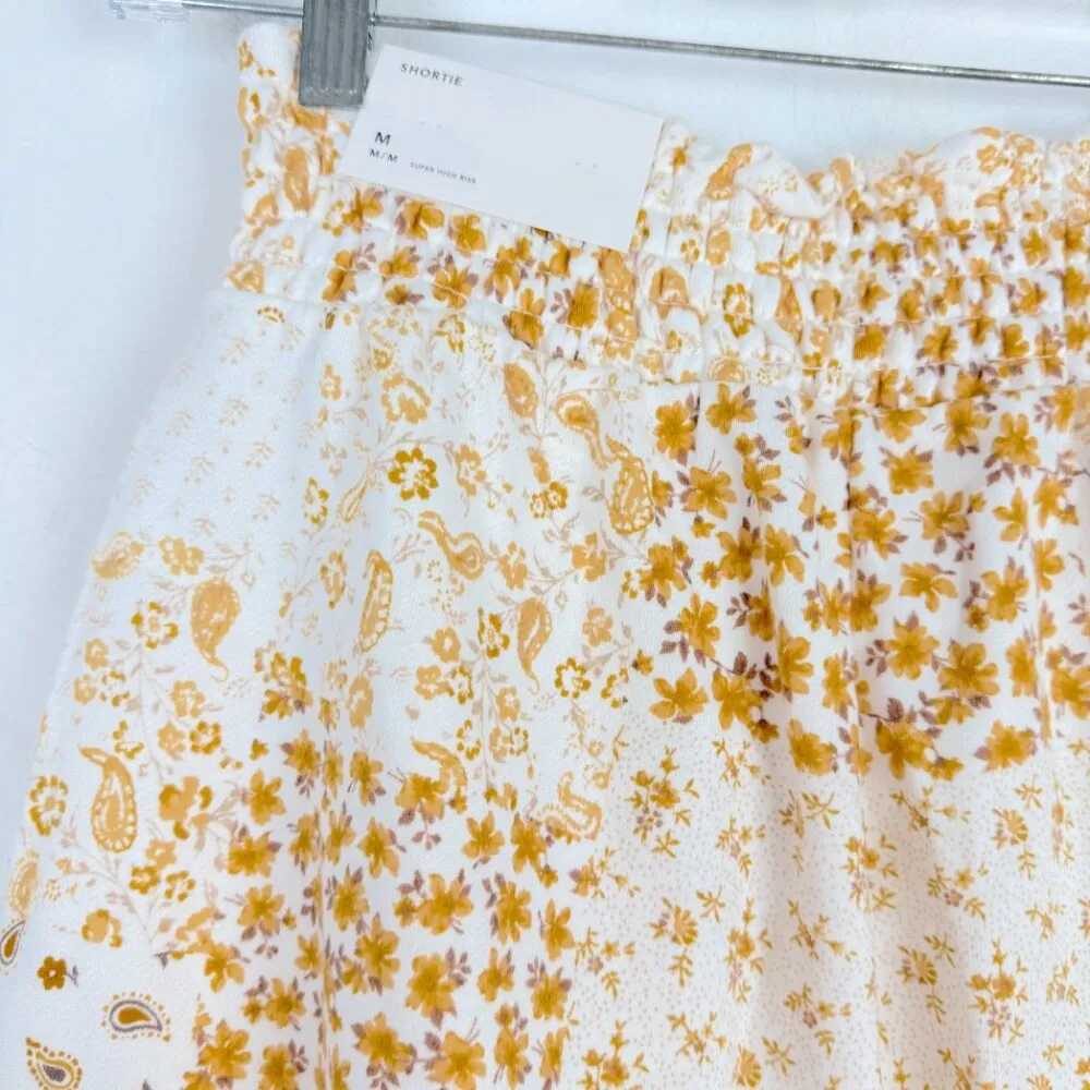 NWT  Super High Rise Paisley Patchwork Shortie Sweatshorts Medium - Image 9