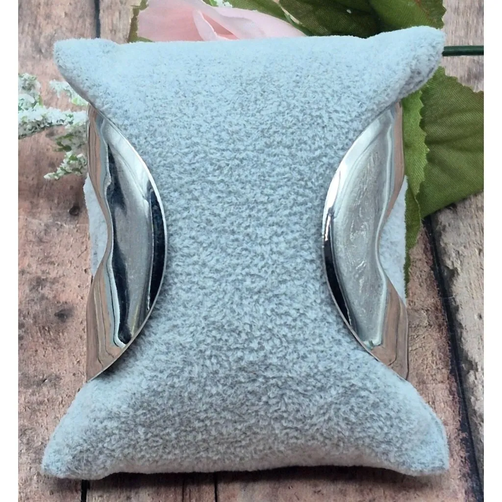 Set of 2 Statement Metal Cuff Bracelets 1 Silver Tone & 1 Gold Tone Link Look - Image 11