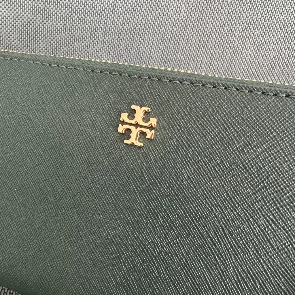 Tory Burch Emerson Zip Passport Continental Wristlet Wallet 74179 - Image 4