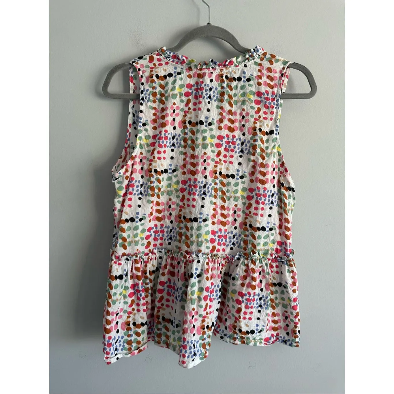 anthropologie THML Muiticolor Polka Dot Sieeveless Ruffle Top Size Medium - Image 4