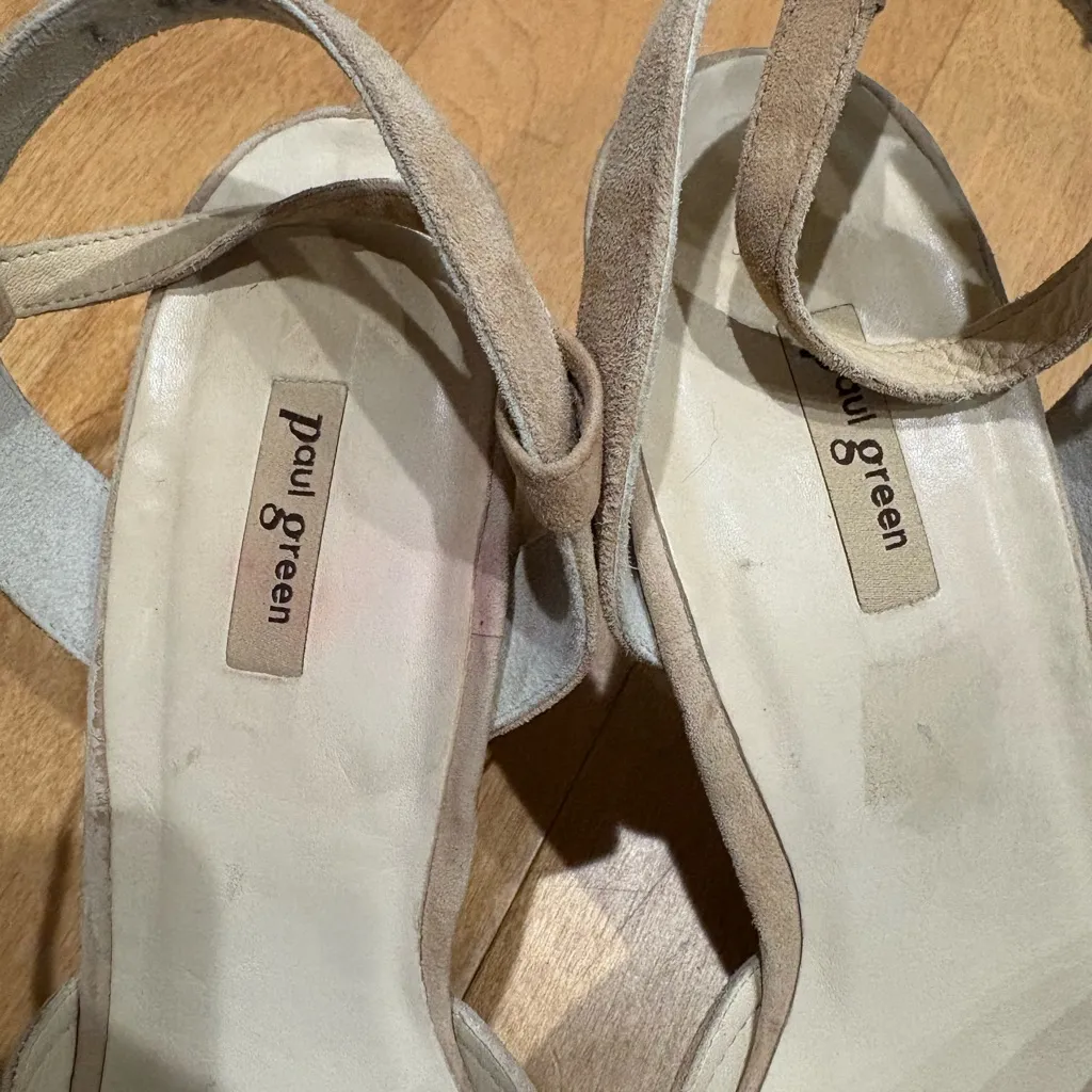 Paul Green suede ankle strap open-toe block heel sandals sz 9.5 beige shoes - Image 6