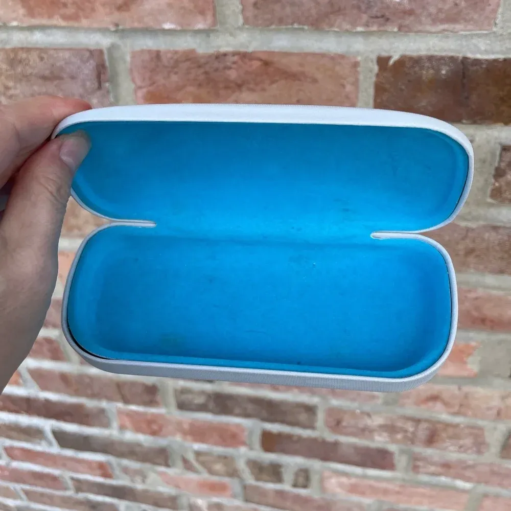 Warby Parker | Glasses Case Gray Clamshell - Image 6