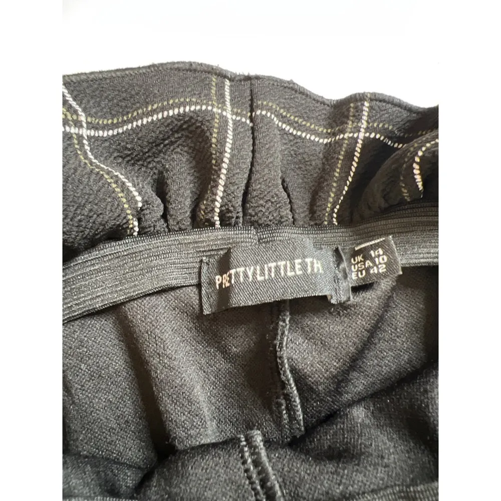 PrettyLittleThing Black Windowpane Tweed Check Paperbag Skinny Pants Sz … - Image 8