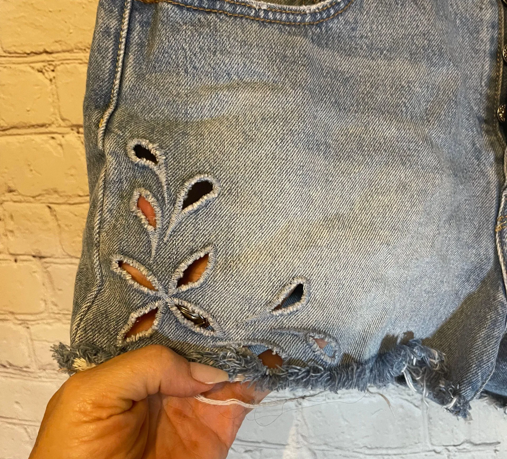 501 High Rise Cutoffs, 32 - Image 3