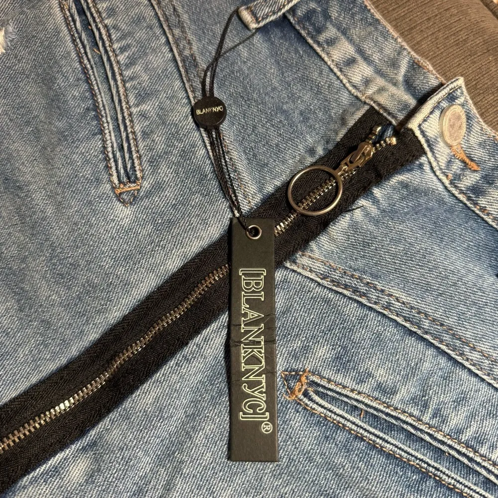 Blank NYC Womens Zip Front Blue Denim Distressed Denim Skirt Size 28 - Image 5