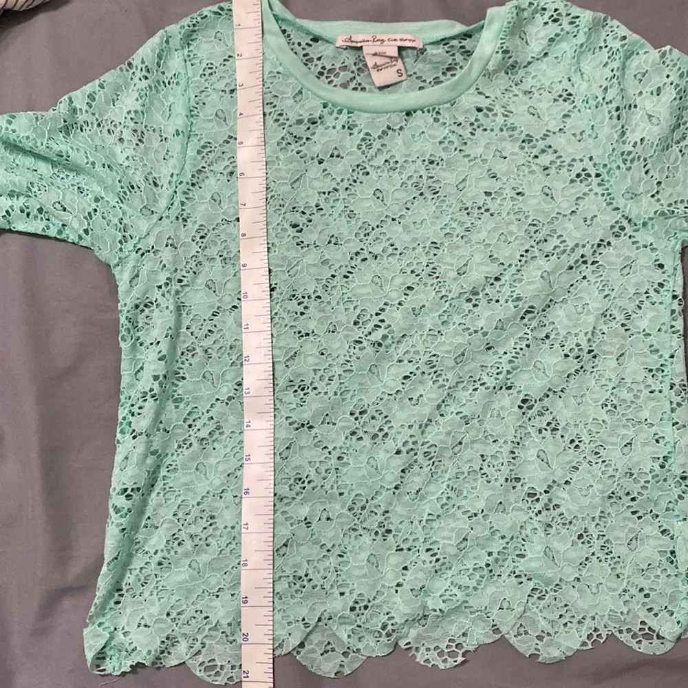Turquoise Lace Short Sleeve Crop Top - Image 6