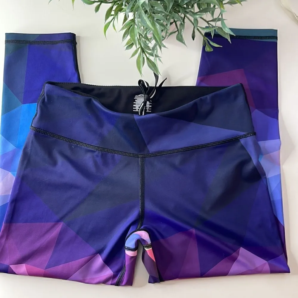 Coolomg Capri Geometric Yoga Pants. Size Medium. Like New. Purple - Image 2