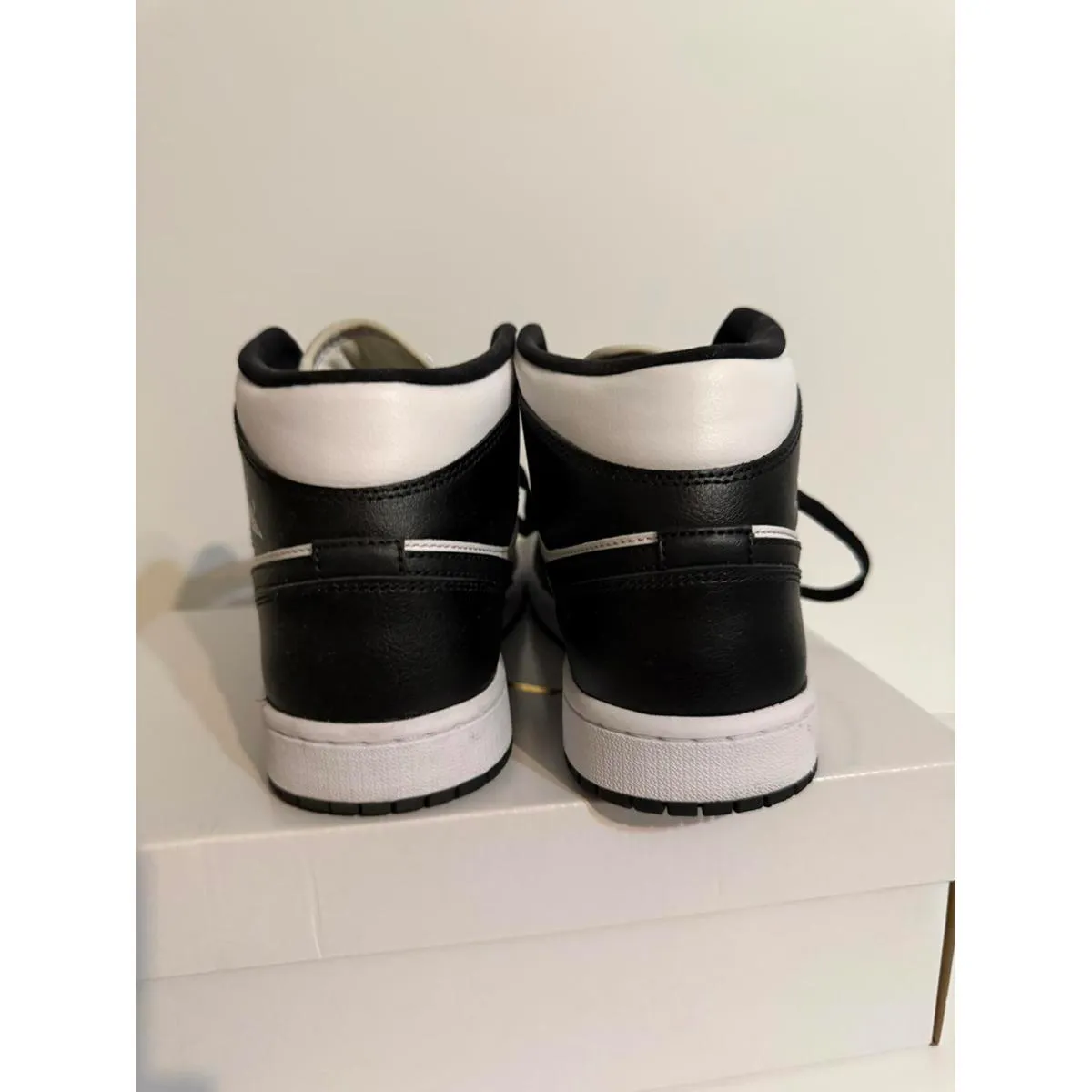 Jordan 1 Mid Panda Black White Sneakers Women’s 9.5 DV0991-101 Brand New w Box - Image 4