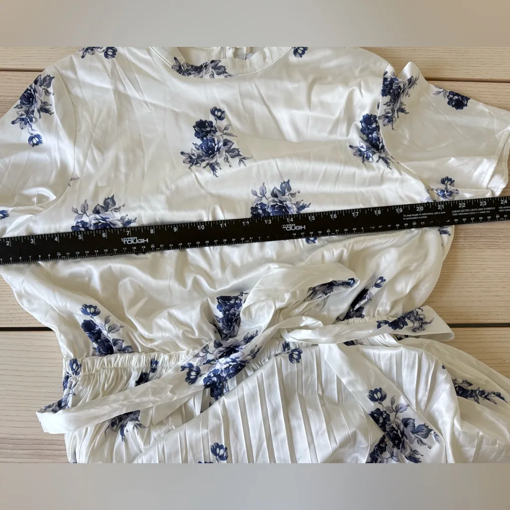 Ivy City Co Lorraine porcelain dress floral White and Blue Tiered Dress size L Size L - Image 7