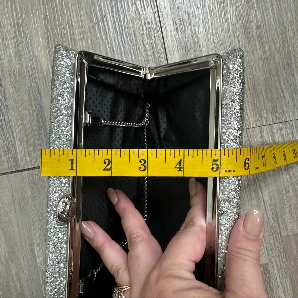 Silver Glitter Clutch Bag with Clasp and Chain - Image 8
