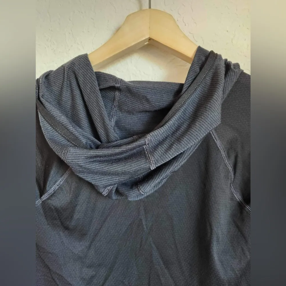 The North Face Lightweight Tech Hoodie Black size small - Image 4