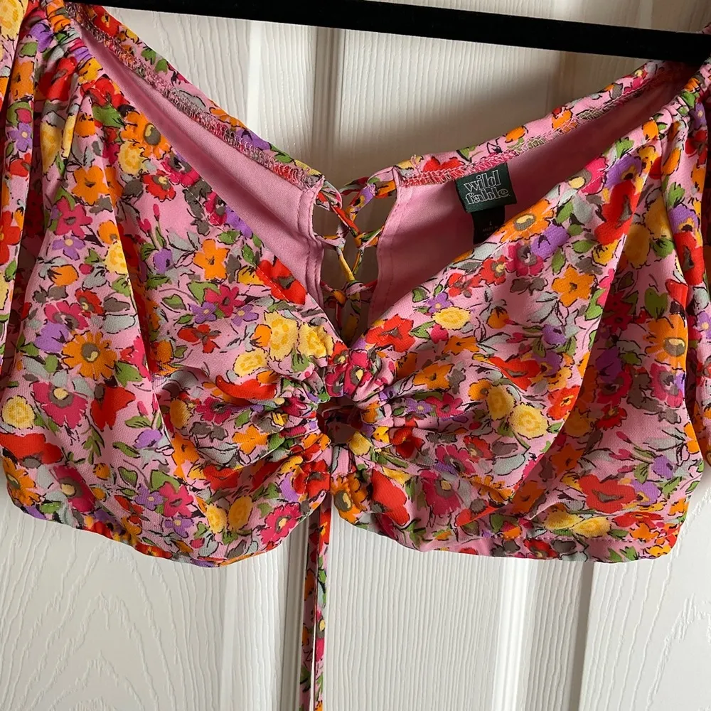 Wild Fable Pink Floral Puff Sleeve Lace Up Crop Top size large - Image 4