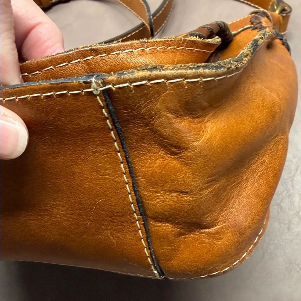 Patricia Nash Camila Double Zip Burnished Tooled Leather Crossbody Bag Purse - Image 4