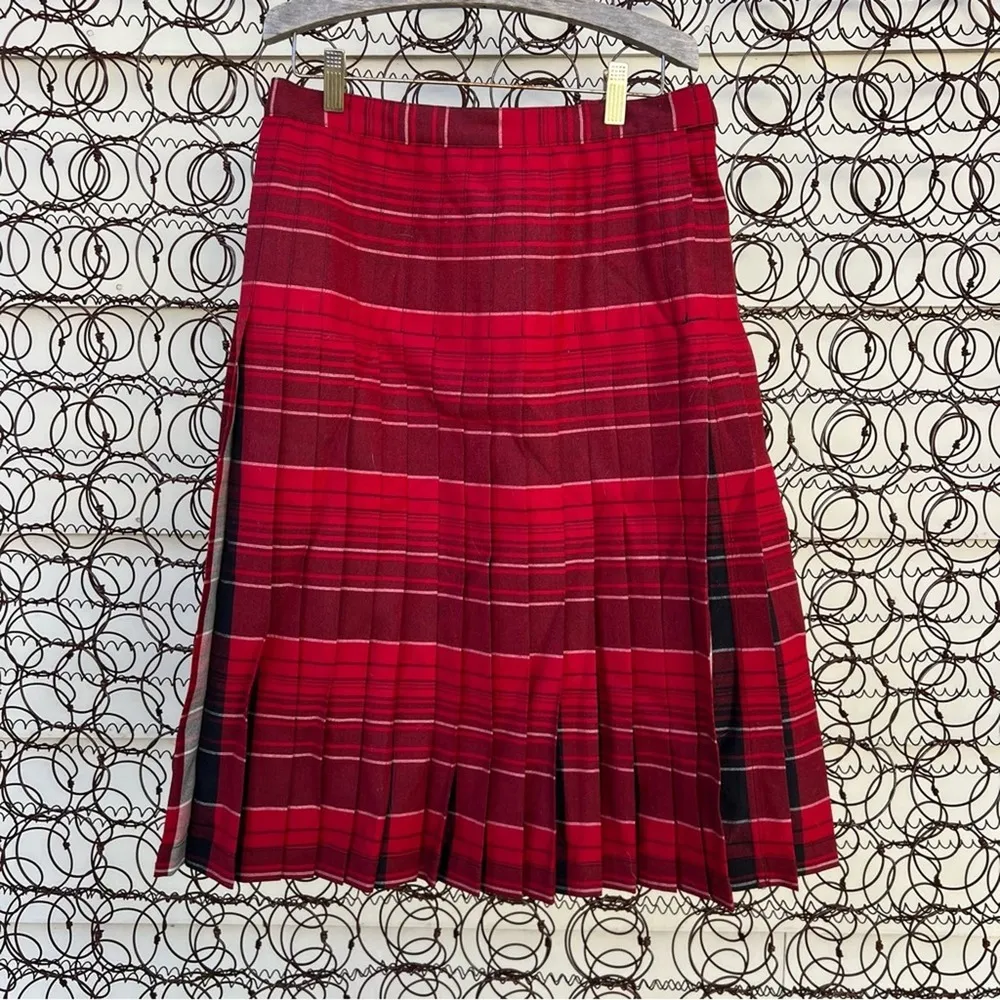 Pendleton Woolen Mills reversible red black tartan plaid pleated skirt Size 6 - Image 2