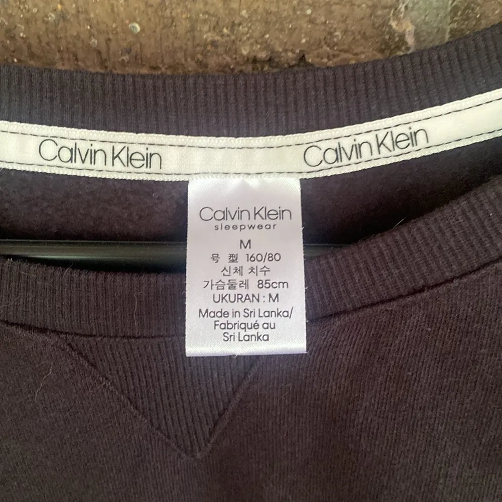 - Blsck calvin klein lightweight sweatshirt - Image 2