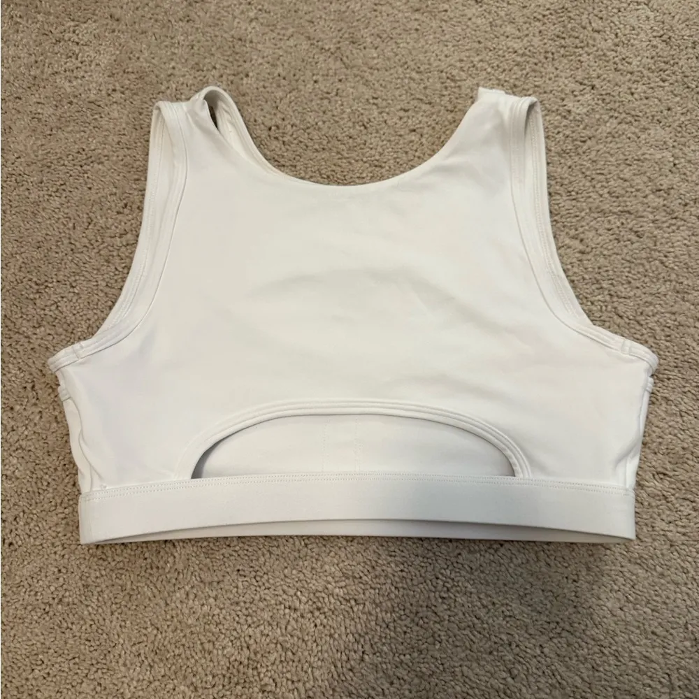 White Sports Bra Size M - Image 2