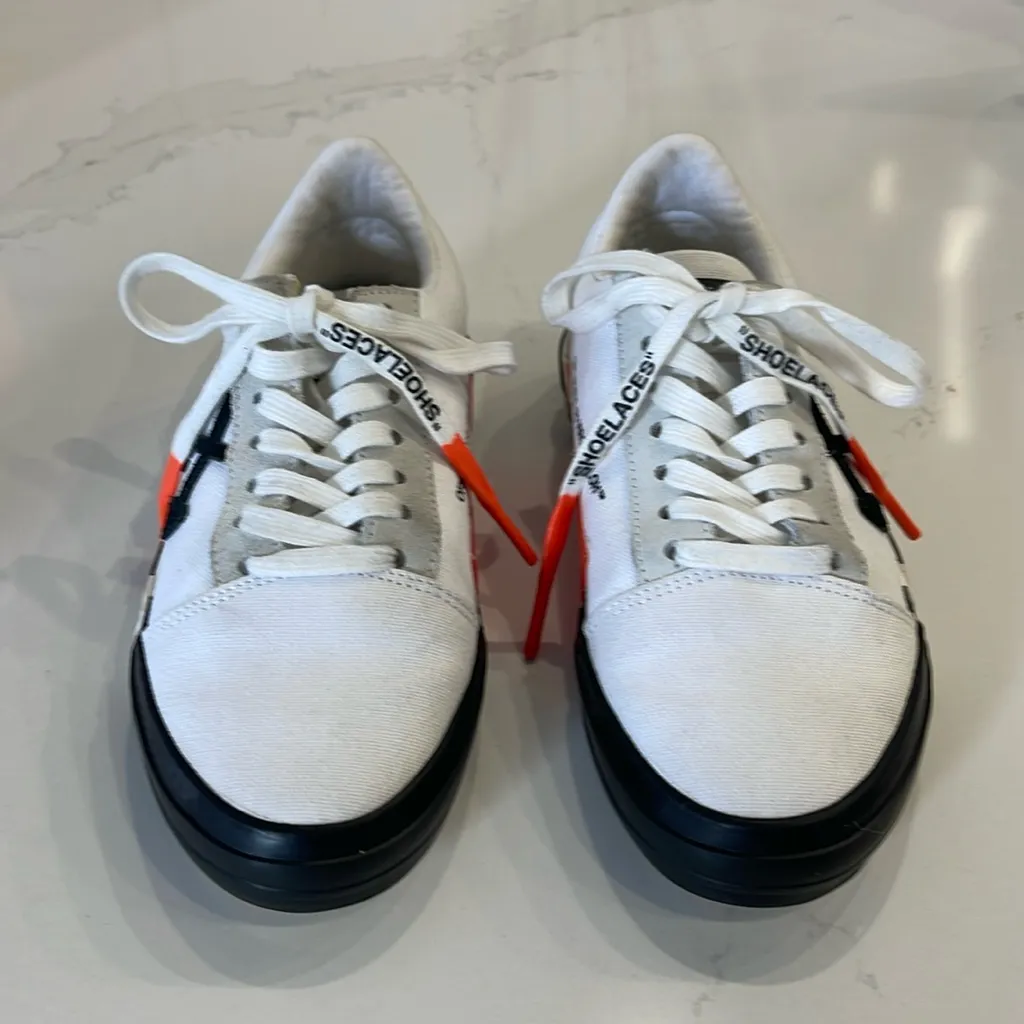 Off White c/o Virgil Ablon Low Top Vulcanized “No Doubt” Sneakers - Image 4
