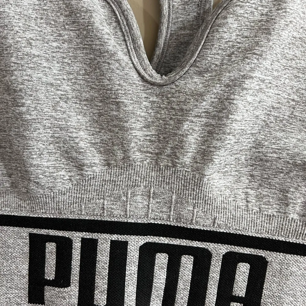 Puma seamless sports bra medium - Image 2