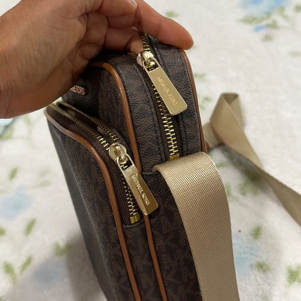 MICHAEL KORS Jet set travel flight Crossbody bag - Image 8