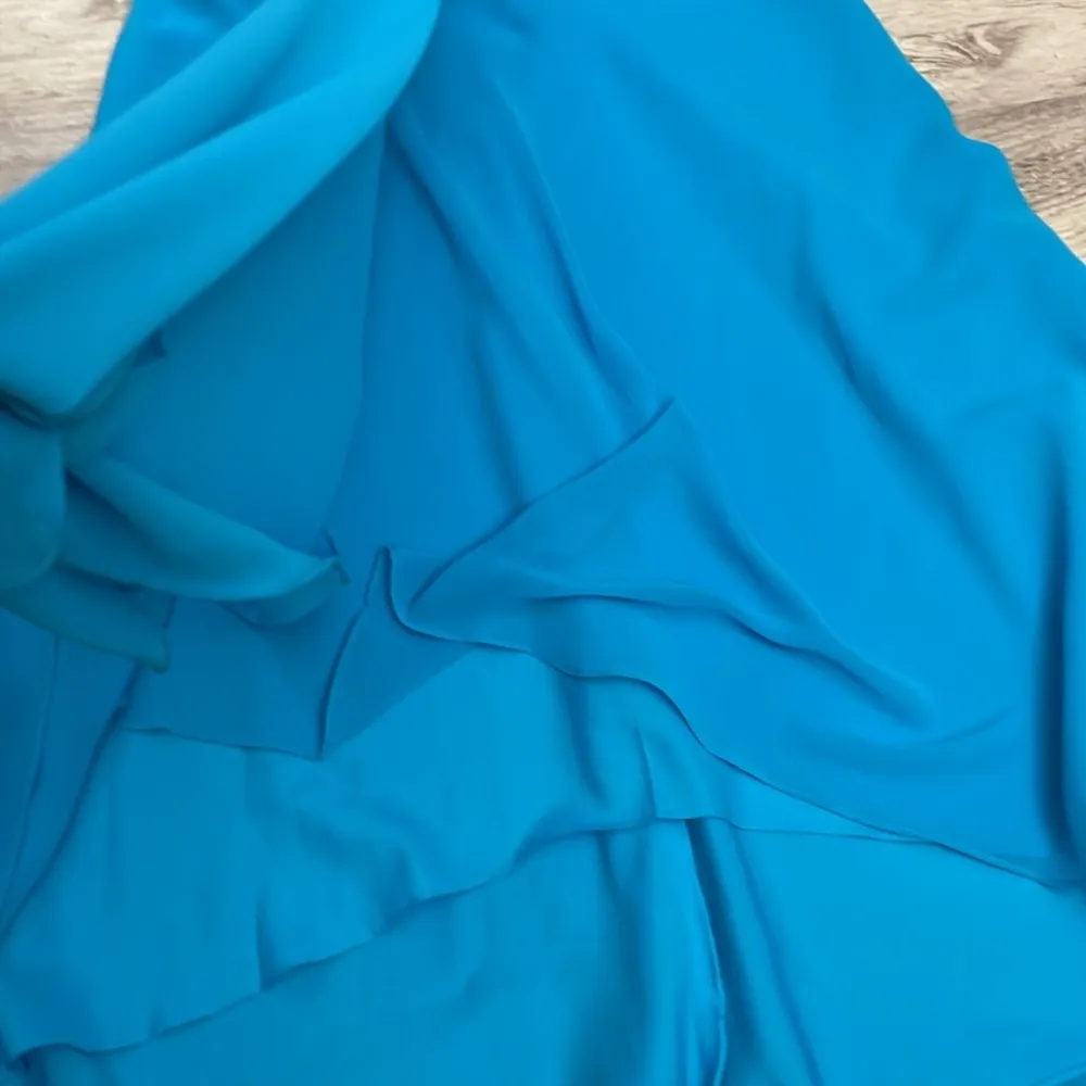 Blue Chiffon Midi Dress w Zip Garment Bag Style: F12284 Size 12 - Image 9