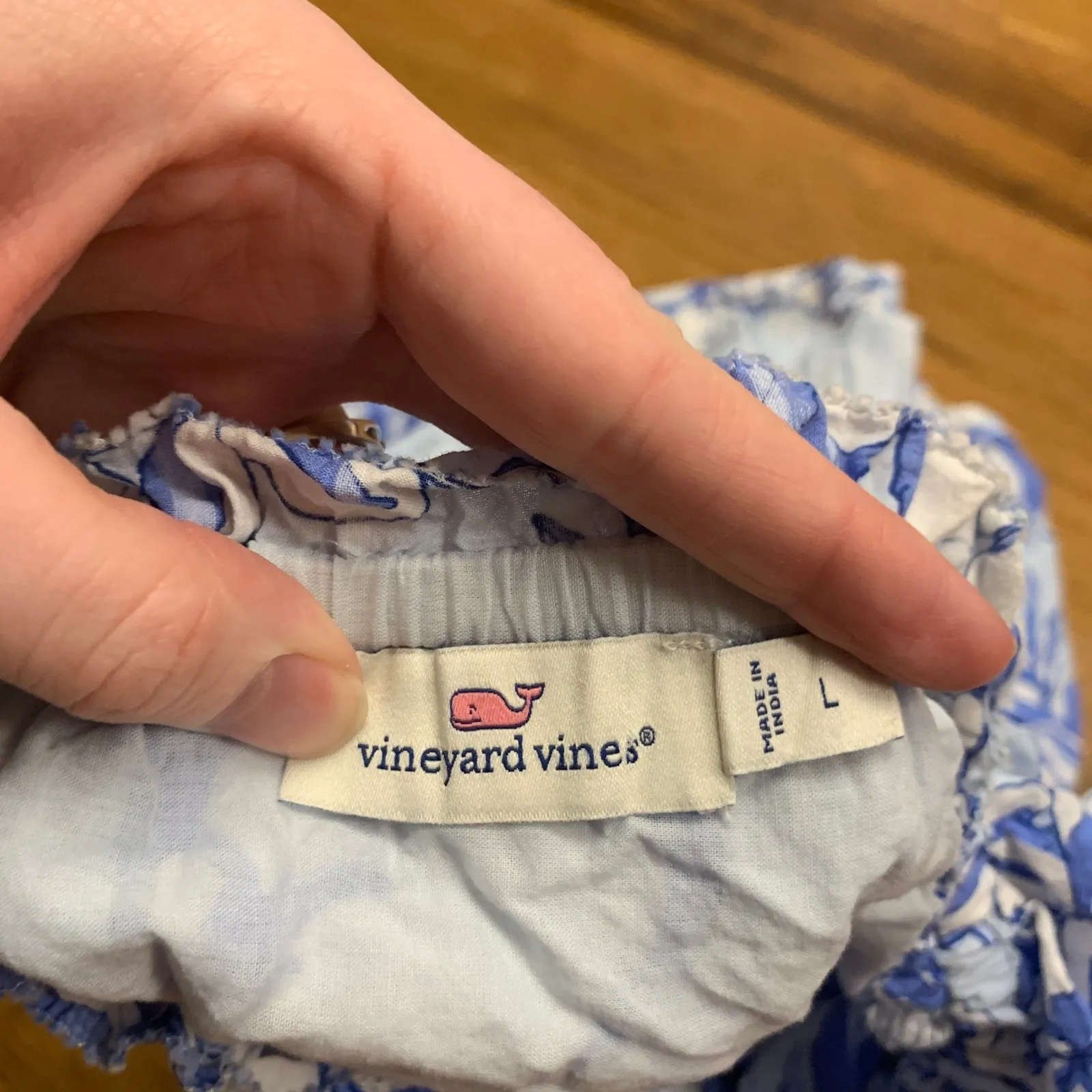 Vineyard Vines Painted‎ Palm Beach Ruffle Blouse Blue Floral Smocked Size Large - Image 5