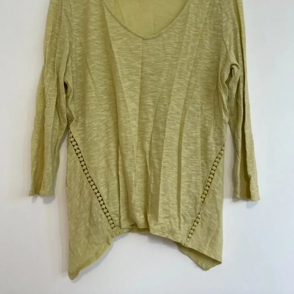 J. JILL Linen Blend Top Chartreuse Green V-Neck 3/4 Sleeve Crochet Asymmetrical - Image 4