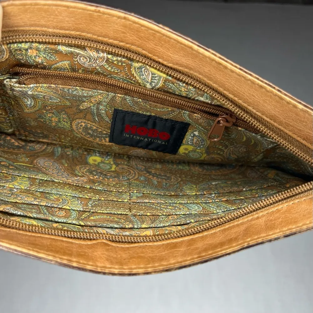 Hobo International Wallet Striped Zip Card Holder Clutch Tan Orange White Cute - Image 5