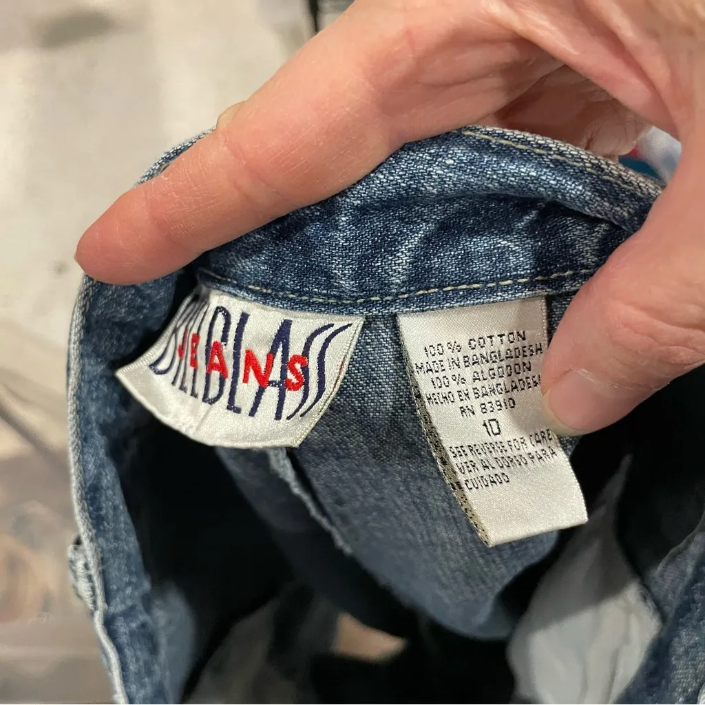 Vintage 90’s Bill Blass acid wash denim cargo jean shorts cute tie belt pleated - Image 7