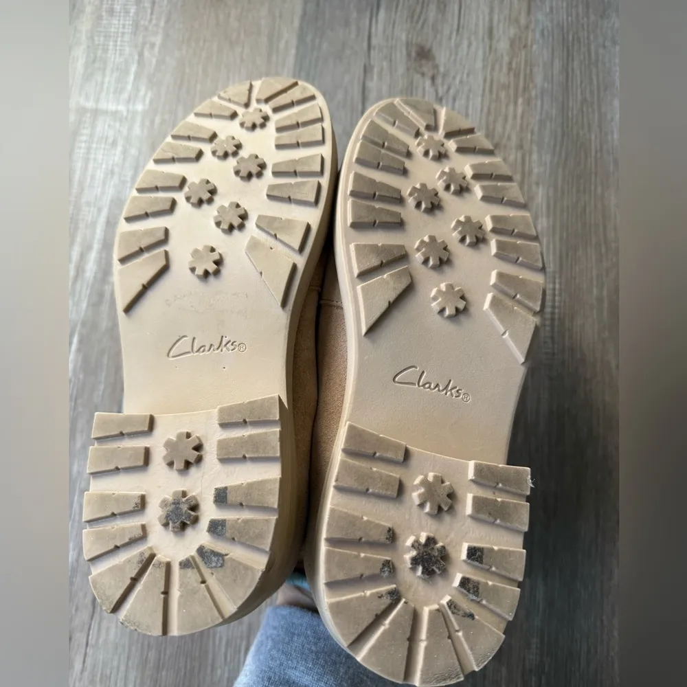 Clark’s Orinoco 2 Suede Loafers Slip On Shoes Beige Sand Fringe Tassels 6.5 37 - Image 9