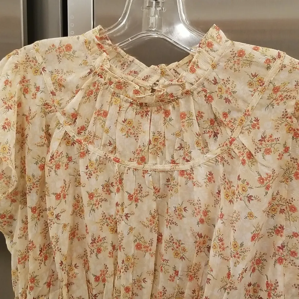 💕CURRENT AIR💕 Smocked Flutter-Sleeve Blouse ~ Micro Floral Print Large L NWT - Image 3