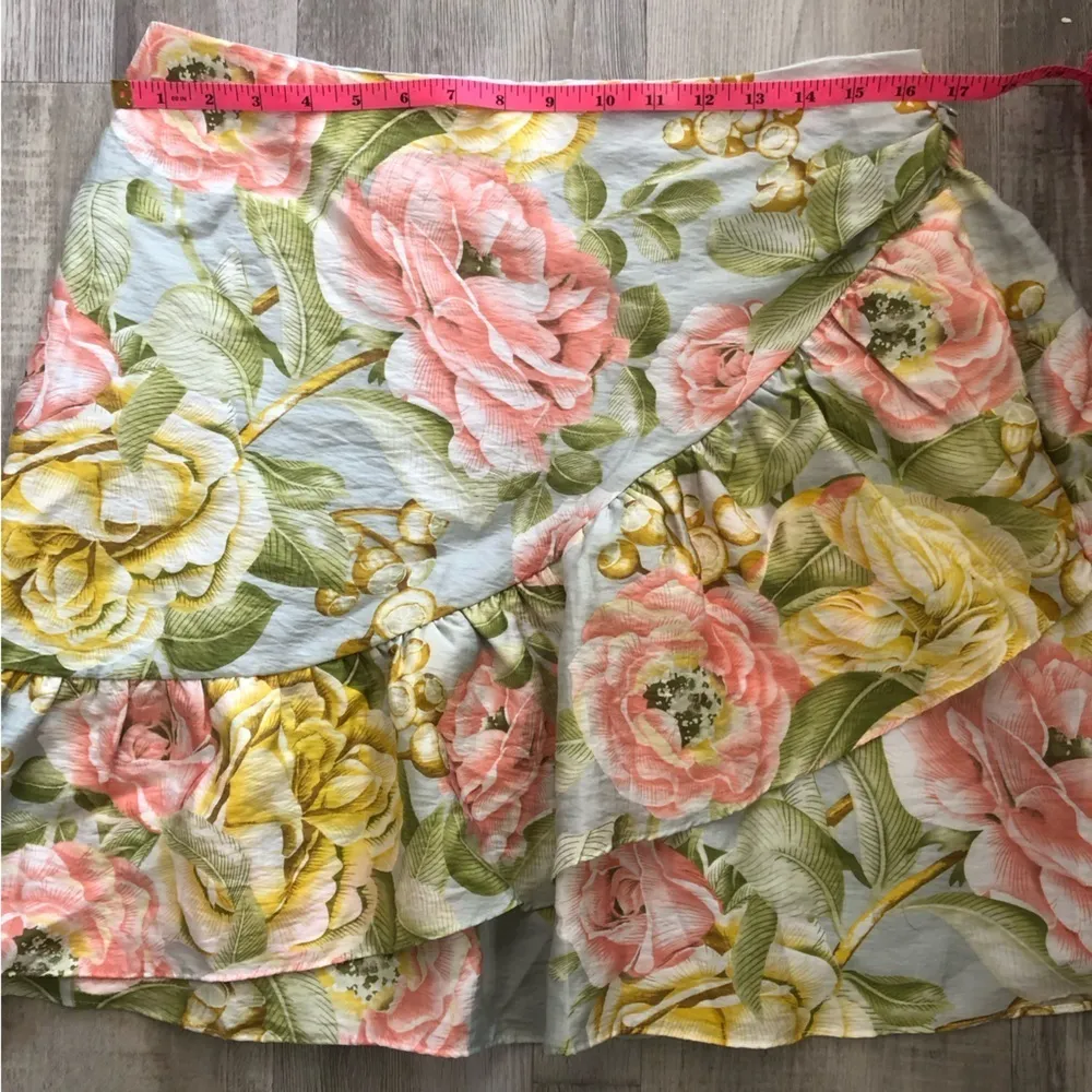 NWT Express High Waisted Asymmetrical Ruffle Mini Skirt in size 12 - Image 10