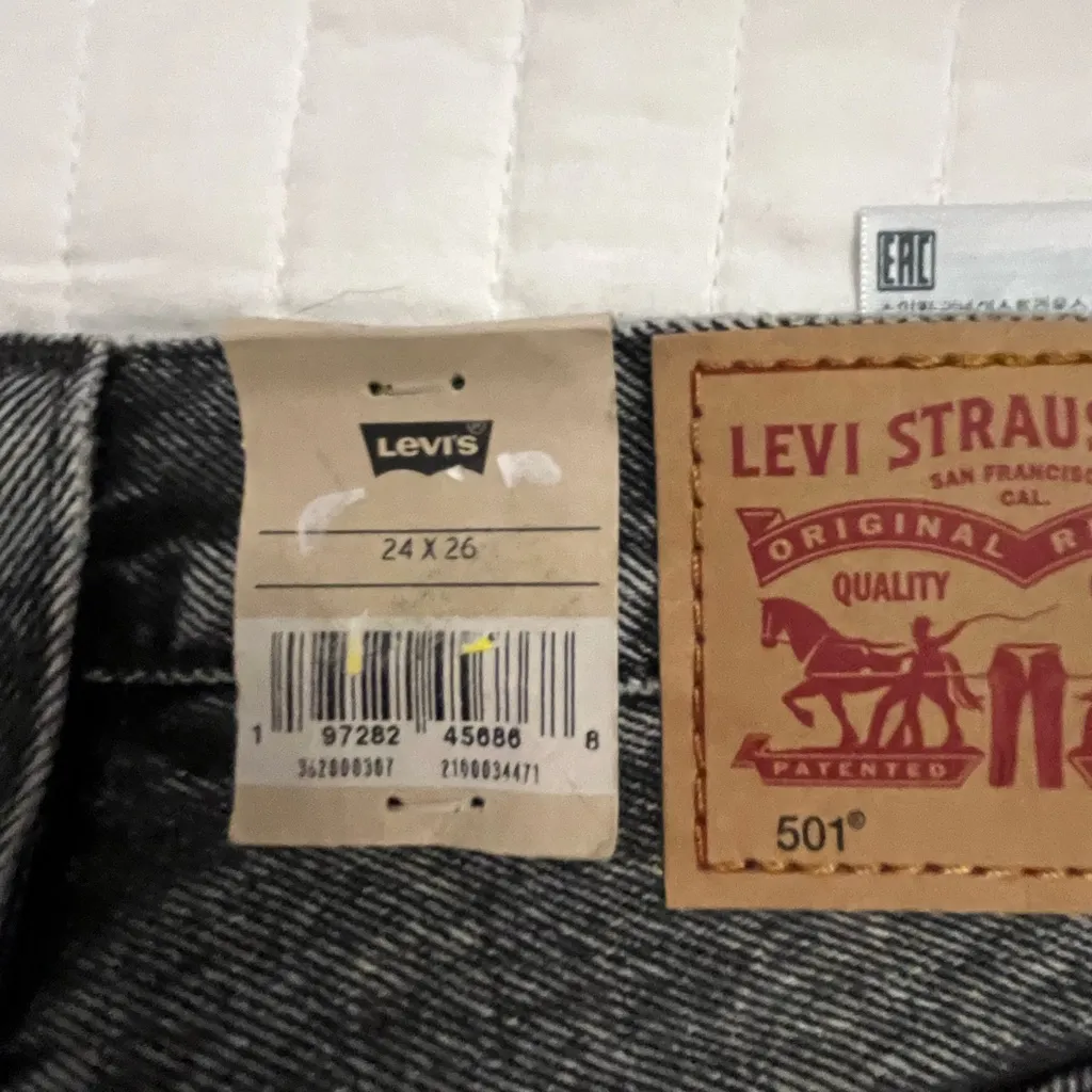 Levi’s original 501 cropped distressed straight leg jeans NWT - Image 6
