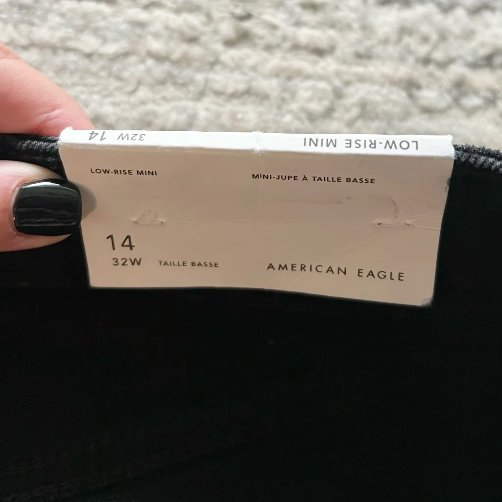 NWT American Eagle Black Denim Distressed Low Rise Mini Skirt Size 14 32W - Image 8